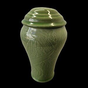 70s Max Factor Covered Ceramic Container Jar for Khara Fantasy Milk Bath Green